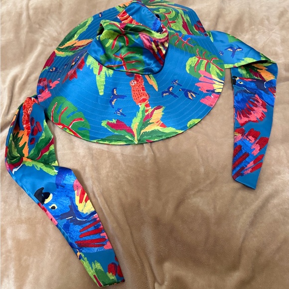 FARM Rio Colorful Parrot Print Hat - Picture 4 of 6